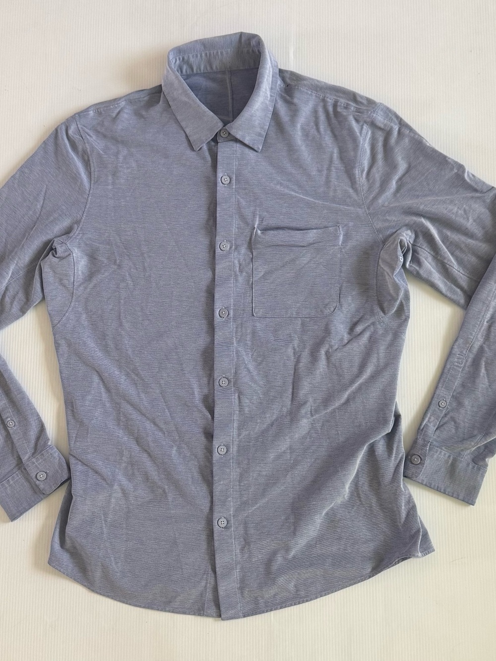 Classic Men's Light Blue Long-Sleeve Button-Down Shirt - Picture 2 of 9